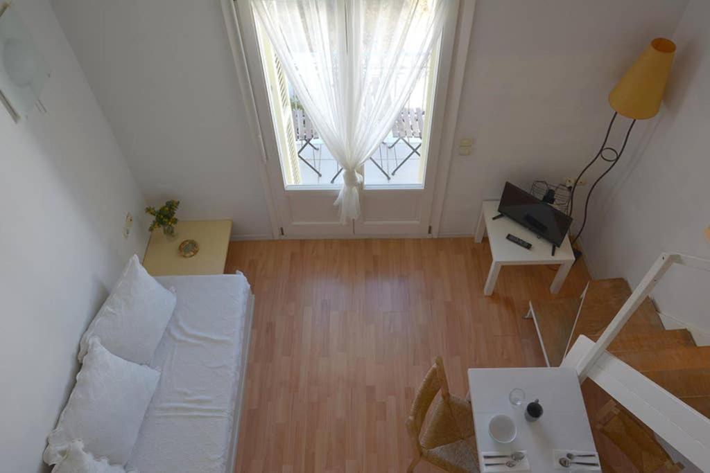 Cozy Loft In Ermoupoli B Apartman Kültér fotó